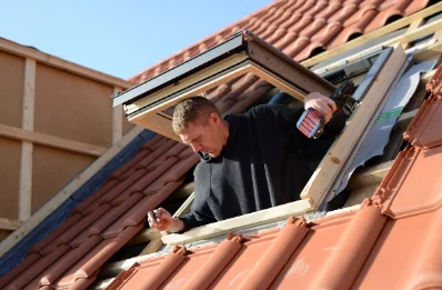 Pose de fenêtres de toit Velux à Suriauville